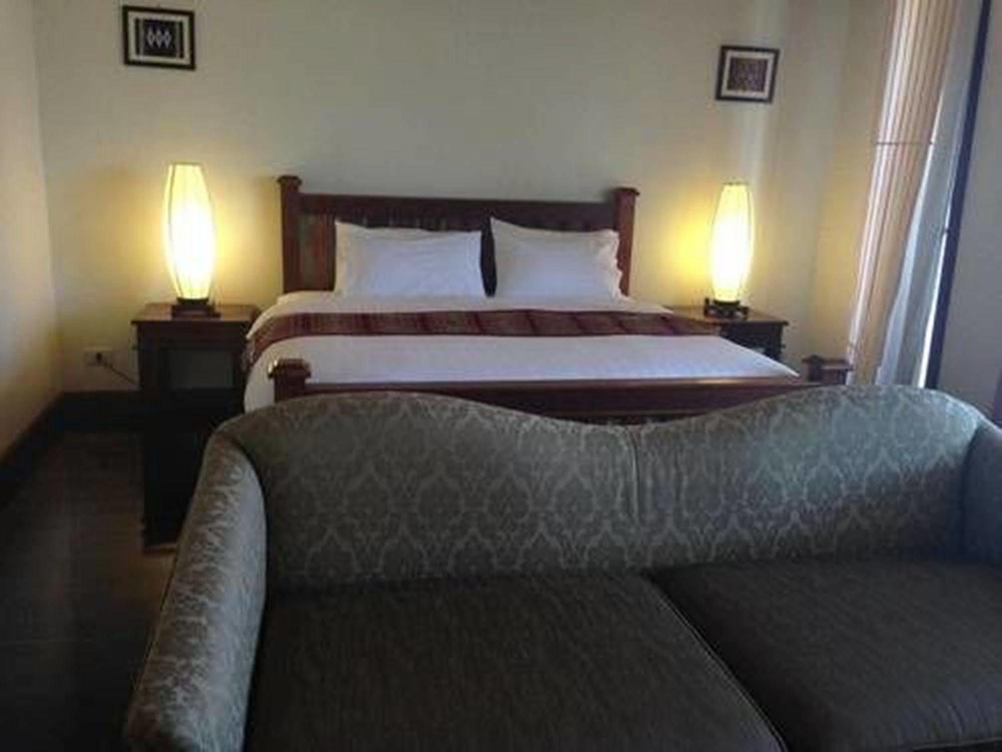 Athena Hotel Pakse Esterno foto